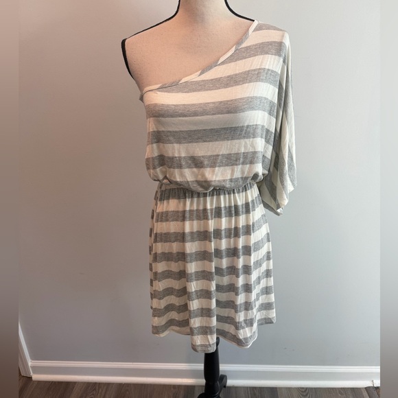 Fantastic Fawn Dresses & Skirts - Fantastic Fawn Gray Stripe One Shoulder Mini Dress NWT Women’s size Medium